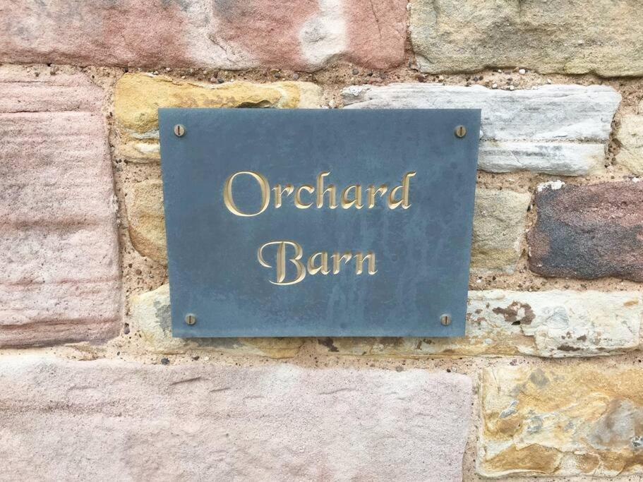 Chic 2 Bed Peak District Cottage Barn Near Alton Towers, Polar Bears, Chatsworth House Leek Kültér fotó