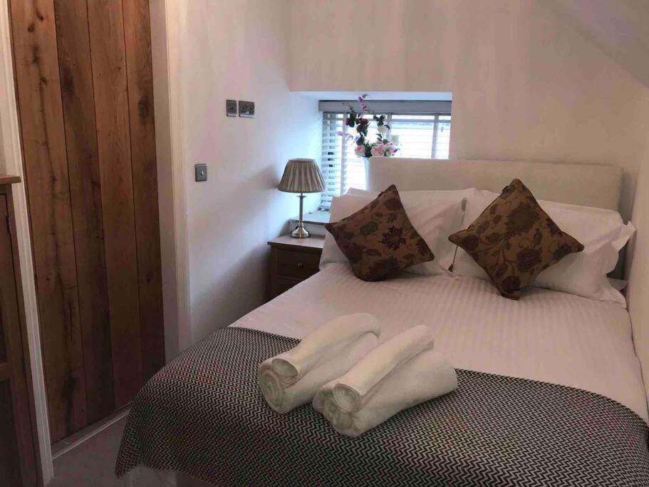 Chic 2 Bed Peak District Cottage Barn Near Alton Towers, Polar Bears, Chatsworth House Leek Kültér fotó